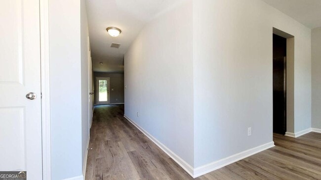 Building Photo - 2566 Piering Dr