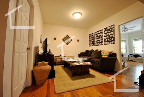 Building Photo - 164 Allston St