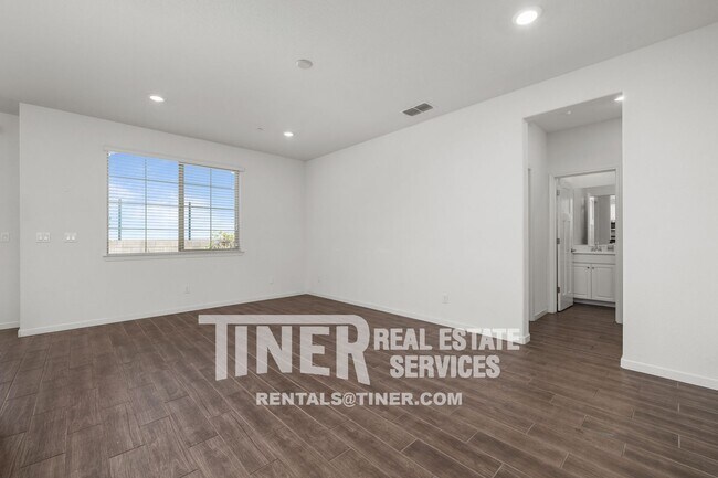 Building Photo - 8082 Avanti Dr