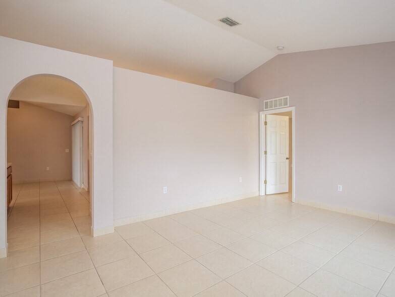 Building Photo - 3648 Wellington Pl