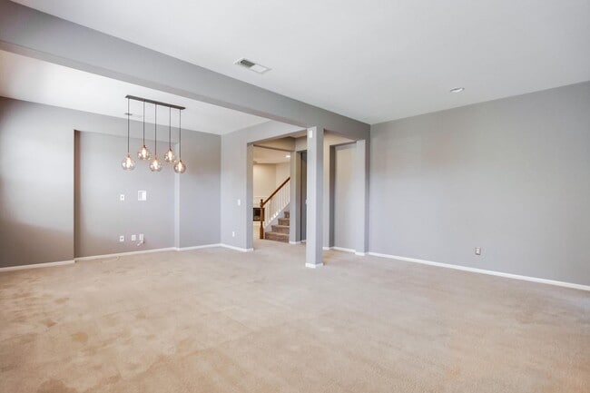 Building Photo - Beautiful 5 bedroom home in highly desired Carlsbad neighborhood