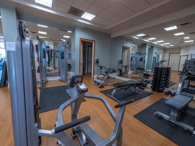 Building Photo - 2110 W 1st