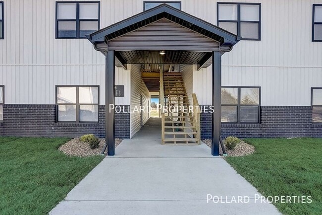 Building Photo - 822 Parkview Dr