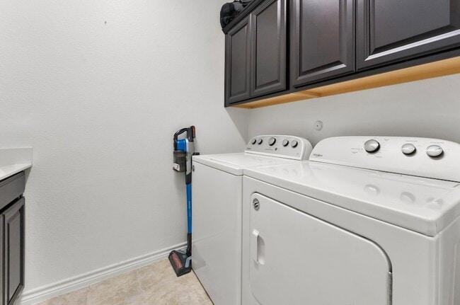 Building Photo - 307 Acadia Ln