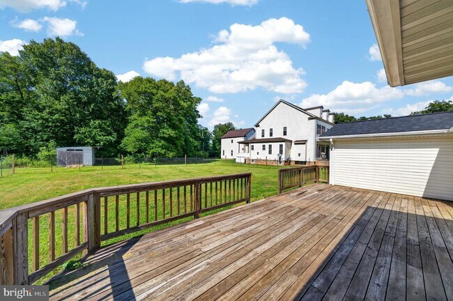 Building Photo - 45448 Mallard St
