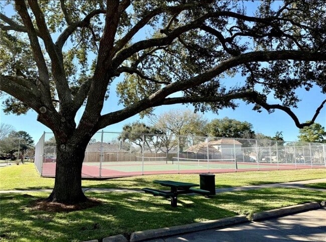 Building Photo - 1403 Valley Landing Dr