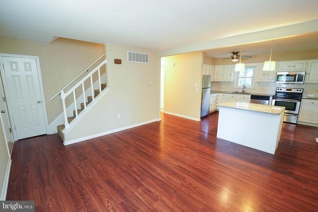 Building Photo - 5679 Anchor Pl