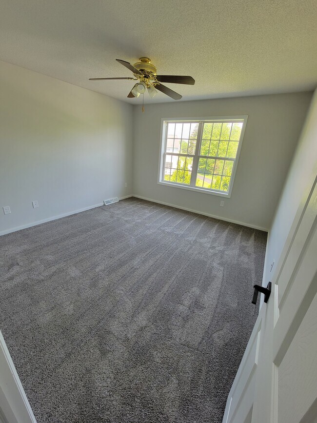 Building Photo - 92 Guideboard Rd