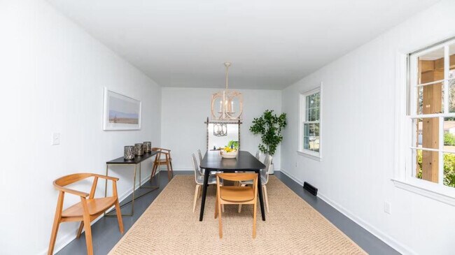 Building Photo - 4959 Parkside Dr