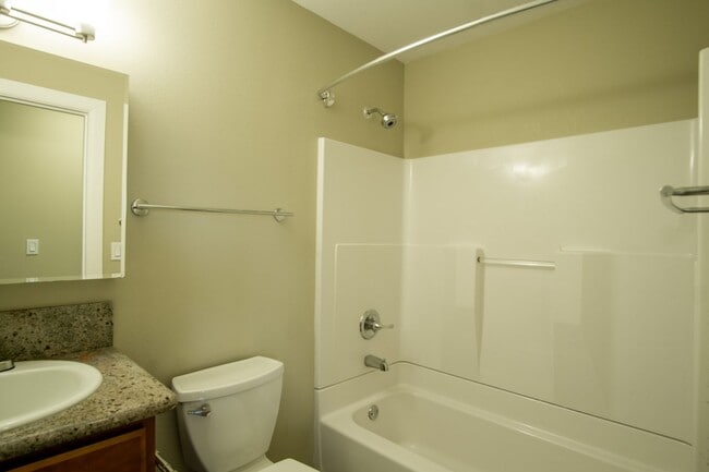 Building Photo - 2nd-Floor Corner 2-Bdr in St. Johns w/ 1 MONTH FREE!