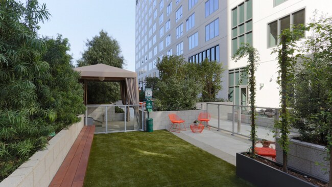 Building Photo - 225 S Grand Ave