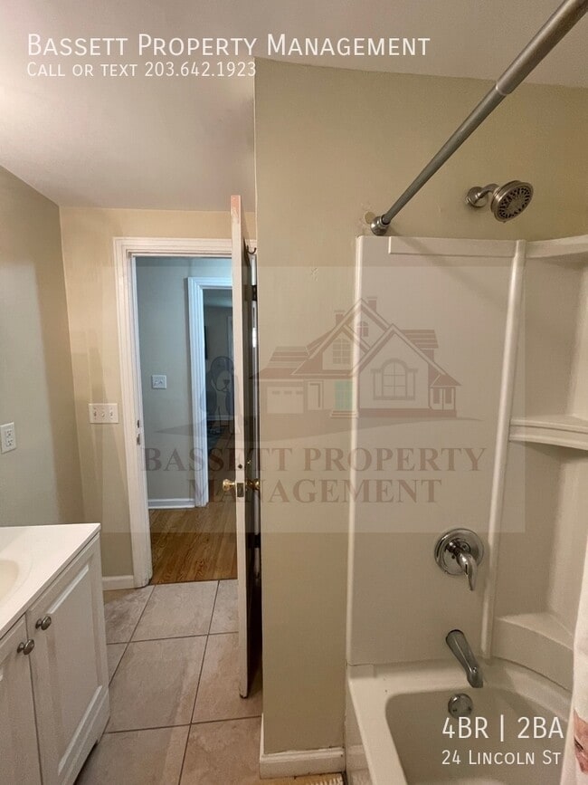 Building Photo - 24 Lincoln St