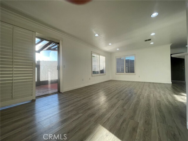 Building Photo - 1830 N Vineyard Ave