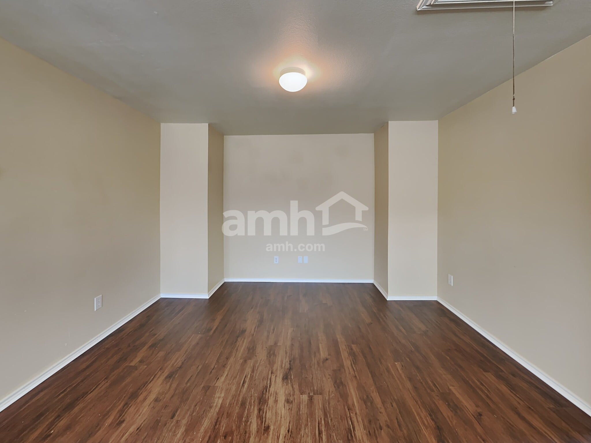 Building Photo - 1003 Utopia Ln