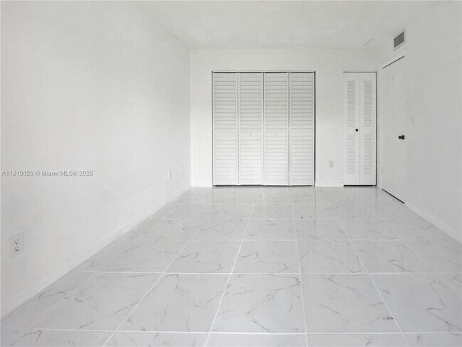 Building Photo - 1151 N Liberty Ave