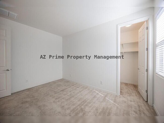 Building Photo - 3311 W Donner Dr