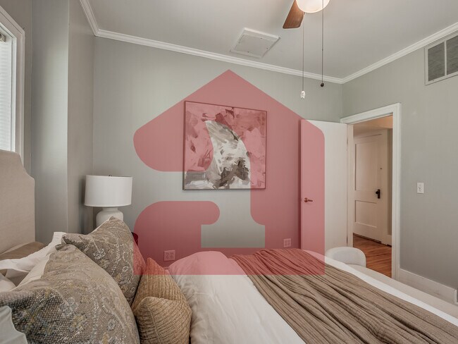 Building Photo - 1501 Gladstone Terrace