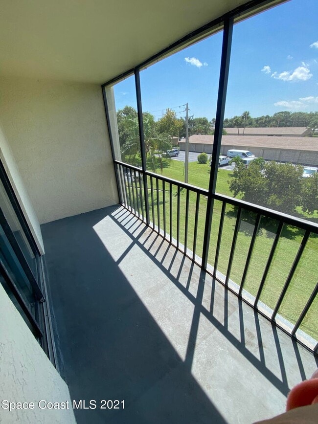 Building Photo - 200 International Dr