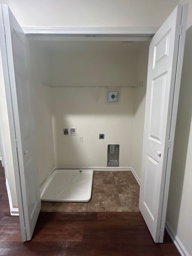 Building Photo - 80 BC