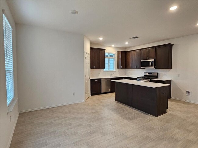 Building Photo - 1629 Brimhurst Dr