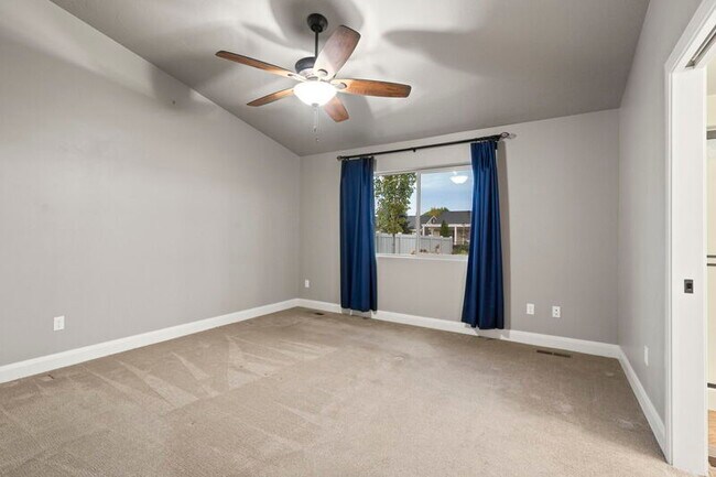 Building Photo - 5070 W Torana Dr