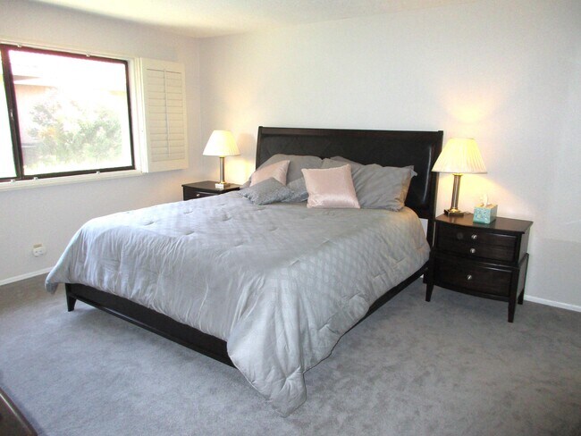Building Photo - 85 Conejo Cir