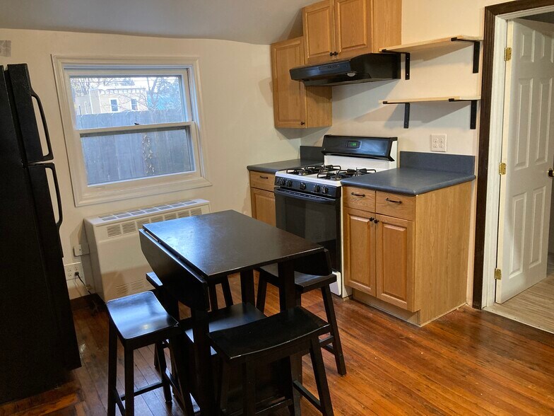 Primary Photo - 36 E Harrison St