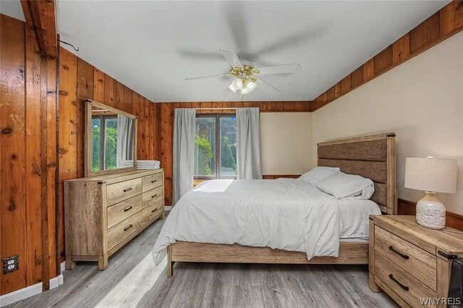 Building Photo - 9326 Rivershore Dr