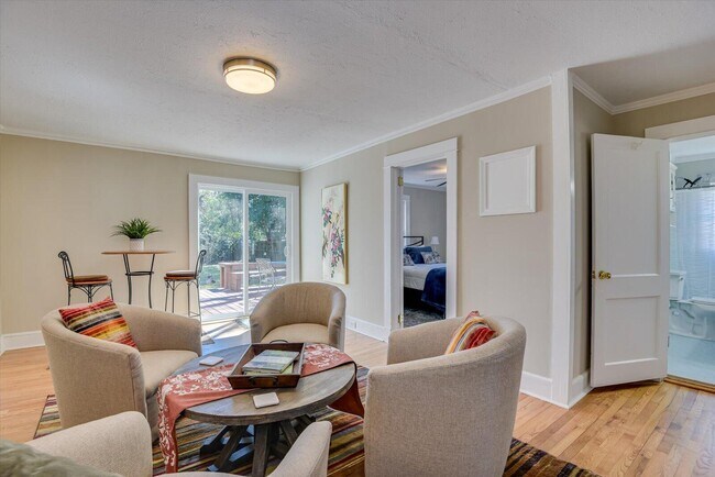 Building Photo - 126 Horry St SE