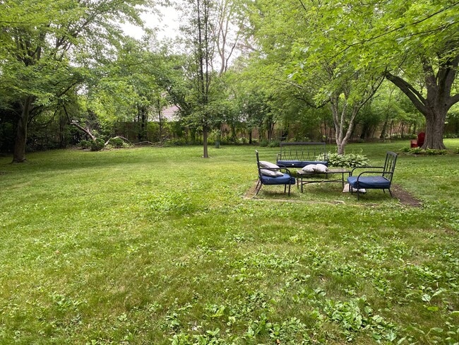 Building Photo - 996 Castlegate Ct