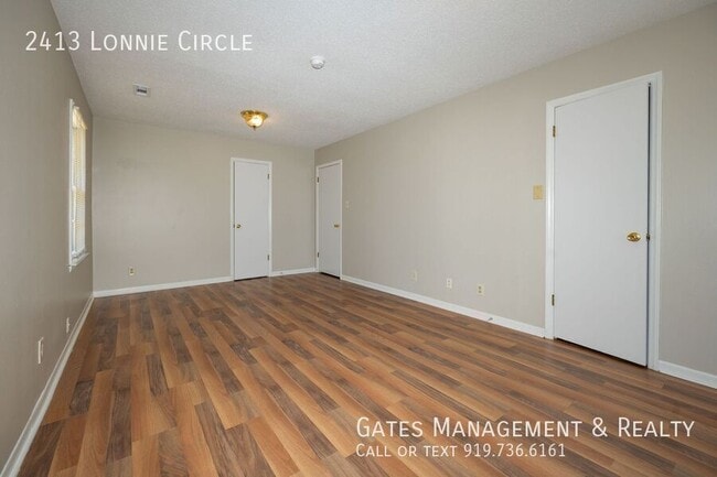 Building Photo - 2413 Lonnie Cir S