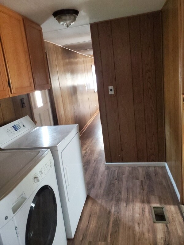 Building Photo - 10 9th Ave