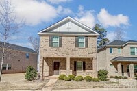 Building Photo - 3026 Lisburn St