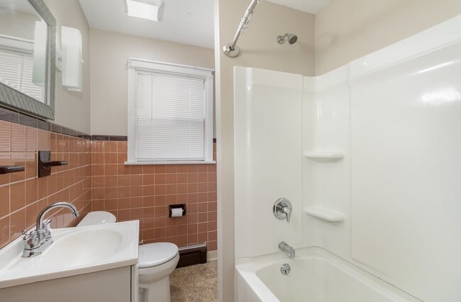 Building Photo - 388 Pleasant View Rd