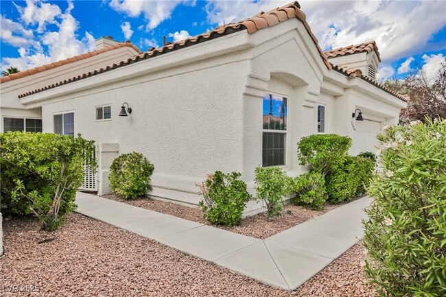 Building Photo - 7829 Ben Hogan Dr