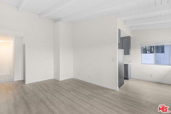 Building Photo - 2637 S Centinela Ave