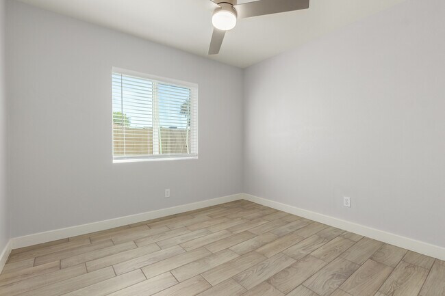 Building Photo - 4302 N 80th Ln