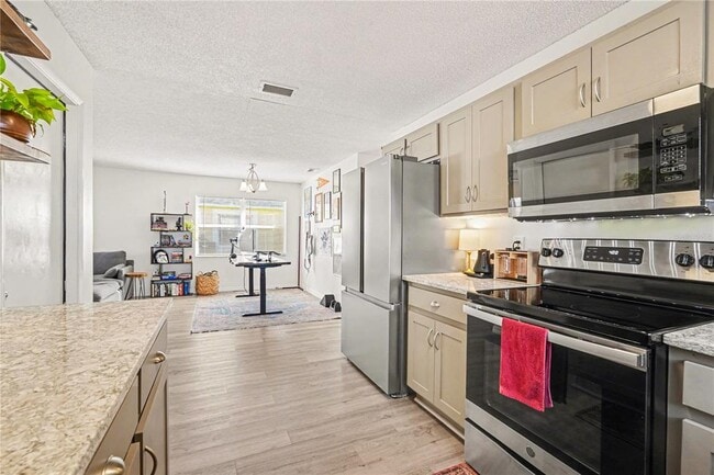 Building Photo - 4440 W Pintor Pl