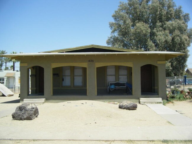 Primary Photo - 425 N 18th Dr