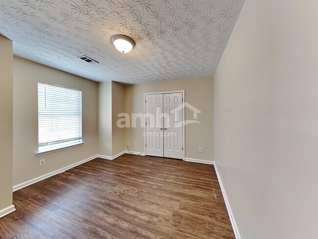 Building Photo - 204 Rankin Cir