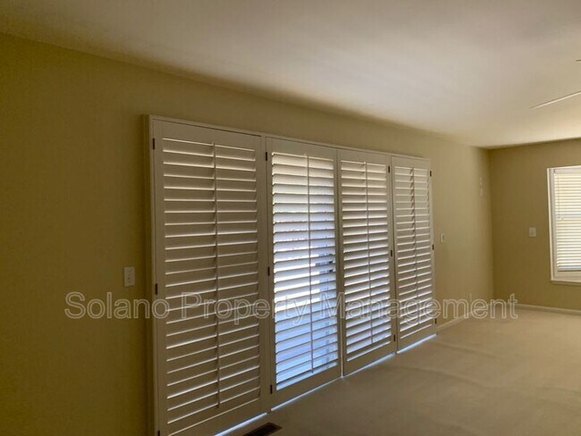 Building Photo - 236 Cheyenne Dr