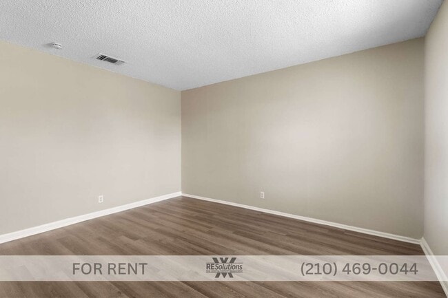 Building Photo - 8219 Glen Lark