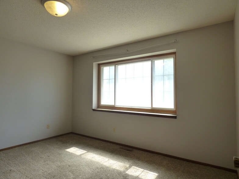 Building Photo - 1600 Commerce Dr