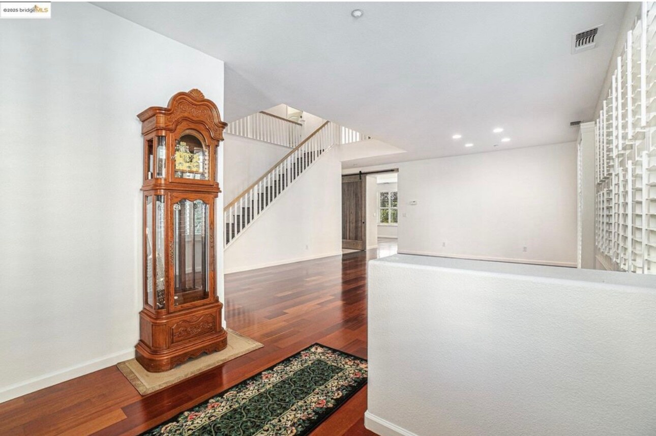 Building Photo - 722 Bentley Ct