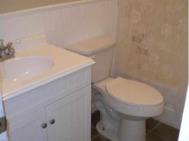 Building Photo - Oceana Duplex