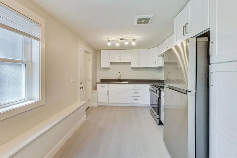 Building Photo - 829 Warfield Ave