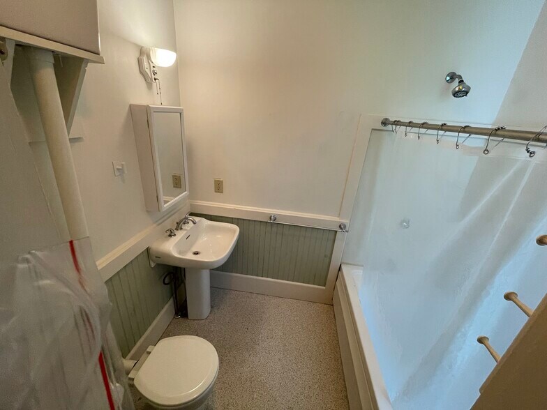 Unit 1 - 24 Leatherstocking St