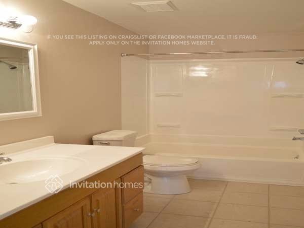 Building Photo - 11156 Forest Ave