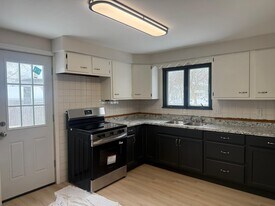 Building Photo - 909 West Ave