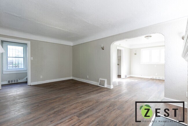 Building Photo - ***OPEN HOUSE SATURDAY OCT. 11TH 2025 11-1...